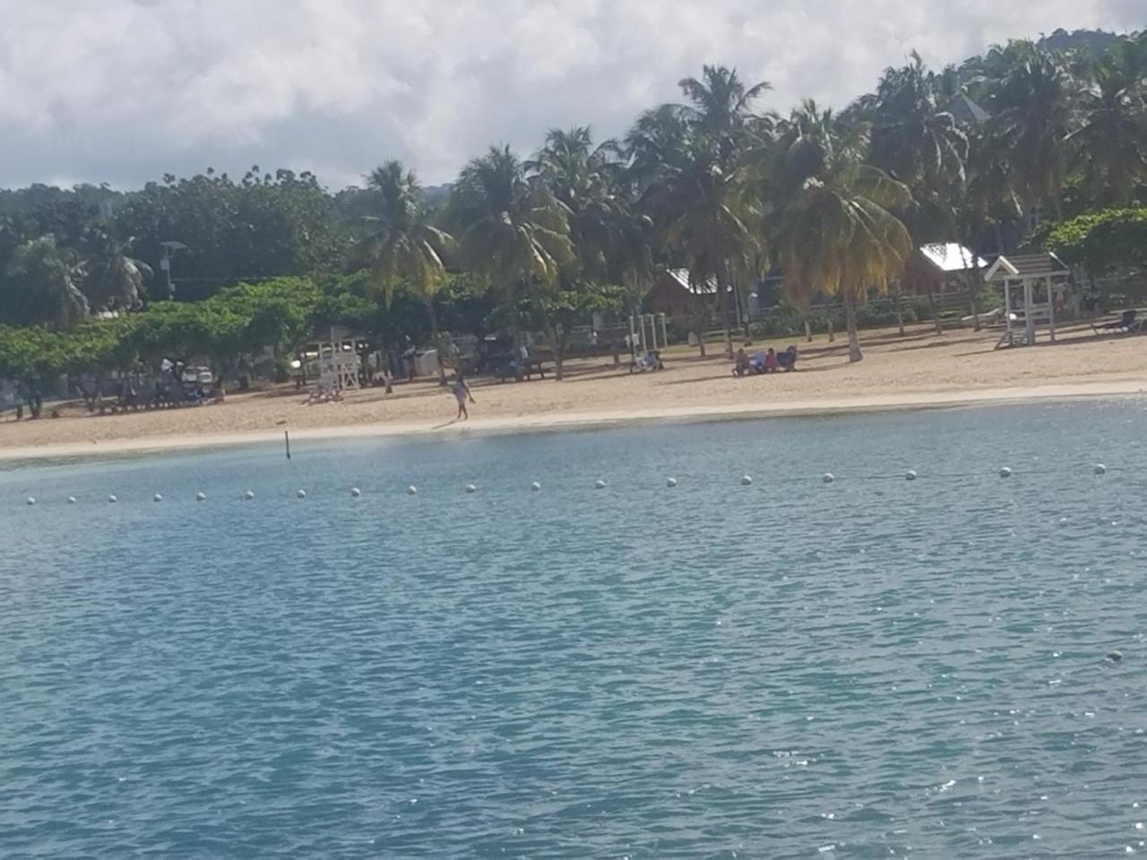 Rosi Ocean Sand Hotel Apt Ocho Rios Zewnętrze zdjęcie