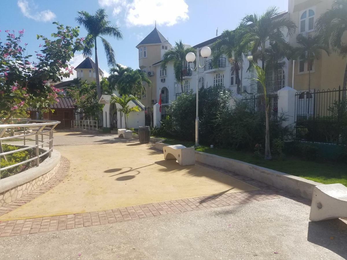 Rosi Ocean Sand Hotel Apt Ocho Rios Zewnętrze zdjęcie